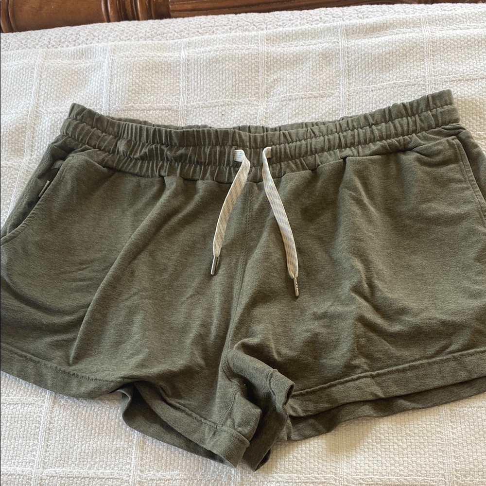 Halo Performance Shorts - Medium